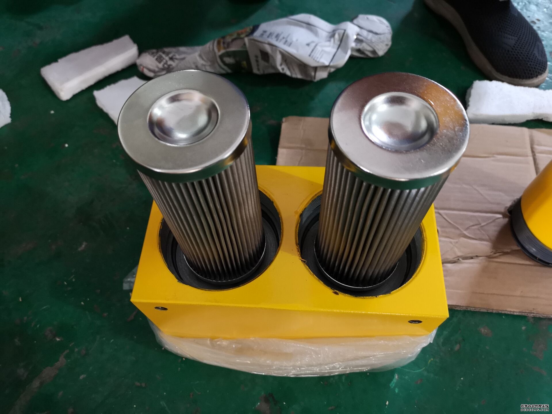 双筒油滤器TL147A